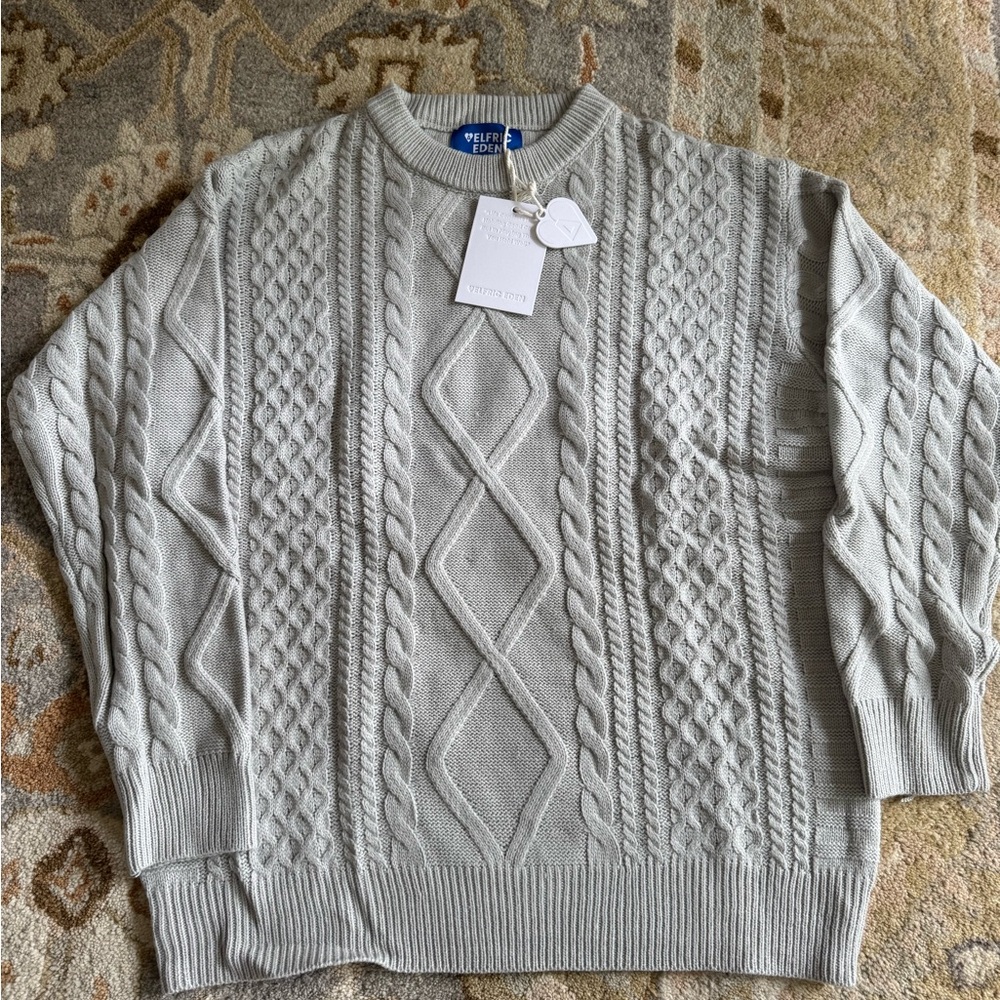AELFRIC EDEN BRAND NEW & ON TREND Gray Cable Knit Sweater. Size Large.
